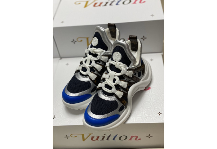 LO1_VTS ARCHLIGHT SNEAKER