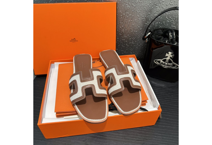 H**me5 SANDALS