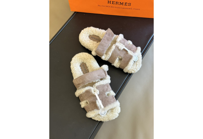 H**me5 SANDALS