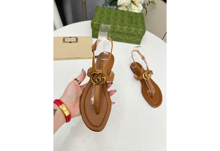 Gvc*1 SANDAL