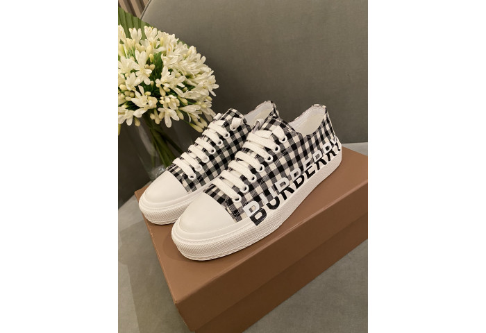 BUBERRY SNEAKER