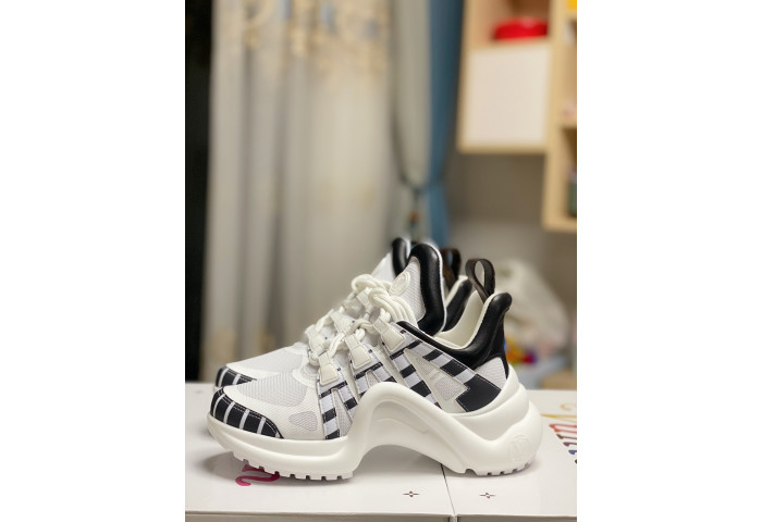 LO1_VTS ARCHLIGHT SNEAKER