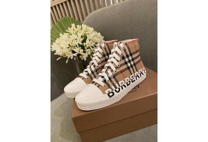 BUBERRY SNEAKER