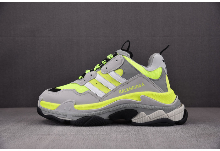 BLCG SNEAKER TRIPLE.S.