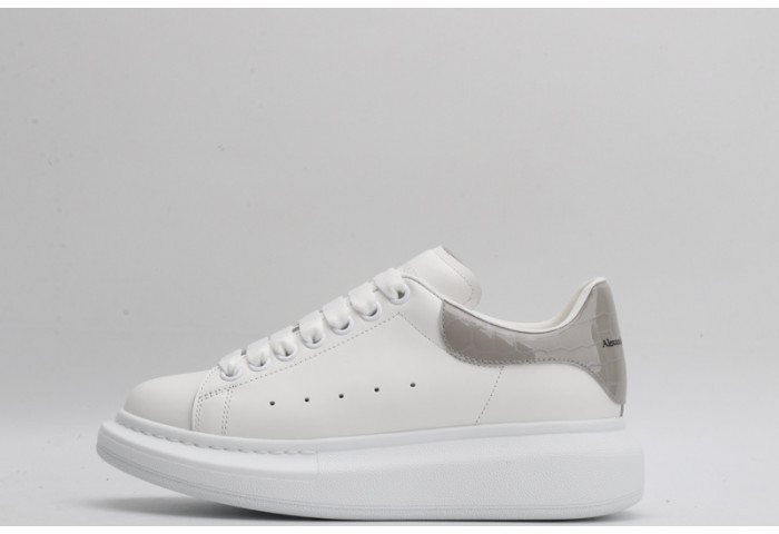 A1exa*der Mcqv*en OVERSIZED