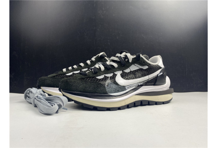 SACAI X NIKE PEGASUA VAPORFLY BLACK WHITE CI9928-001