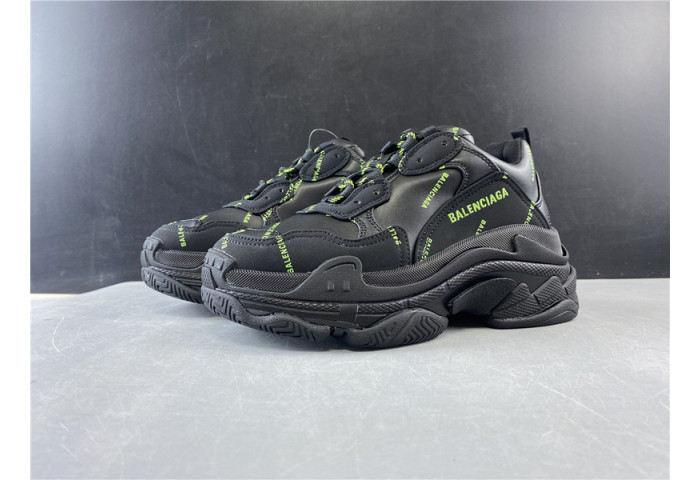 BLCG SNEAKER TRIPLE.S.