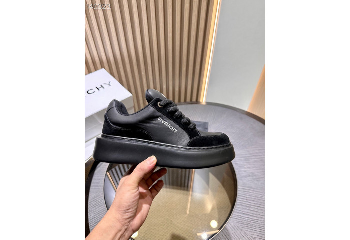 GIVENCHY SNEAKER