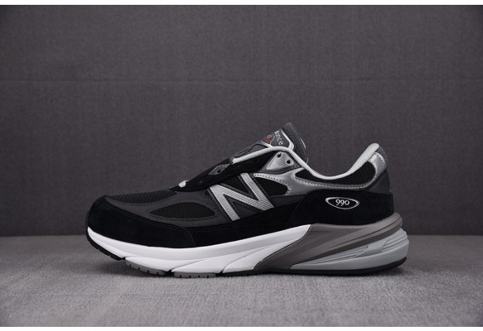 New Balance M990BK6