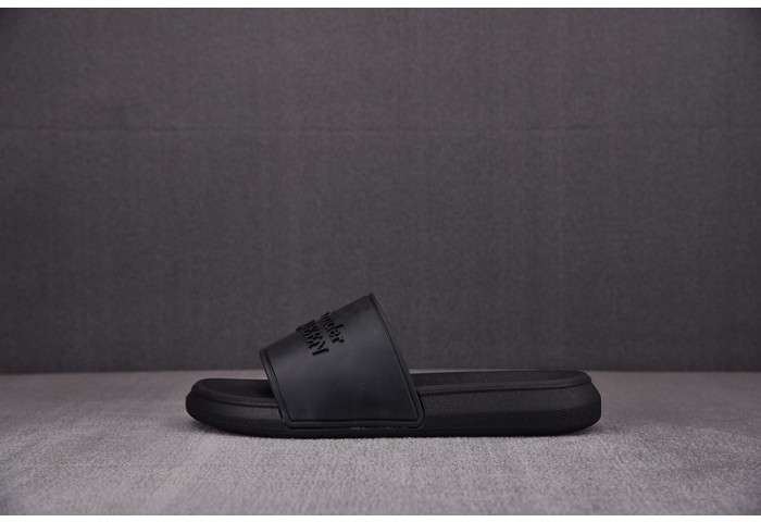 A1exa*der Mcqv*en SANDALS