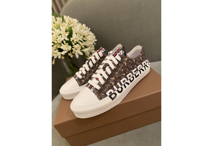 BUBERRY SNEAKER