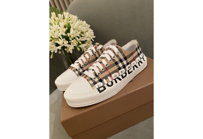 BUBERRY SNEAKER
