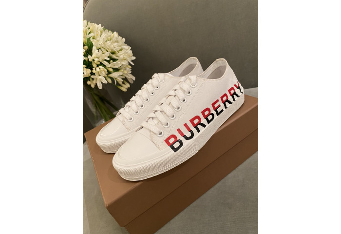 BUBERRY SNEAKER