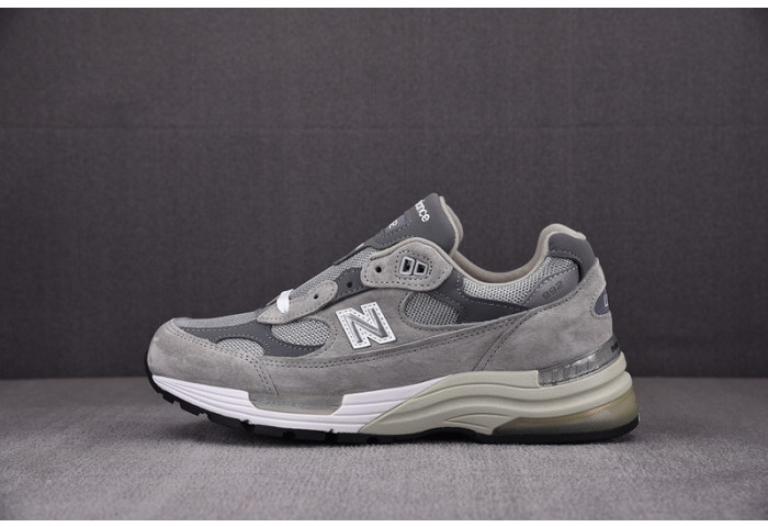 New Balance  M992GR