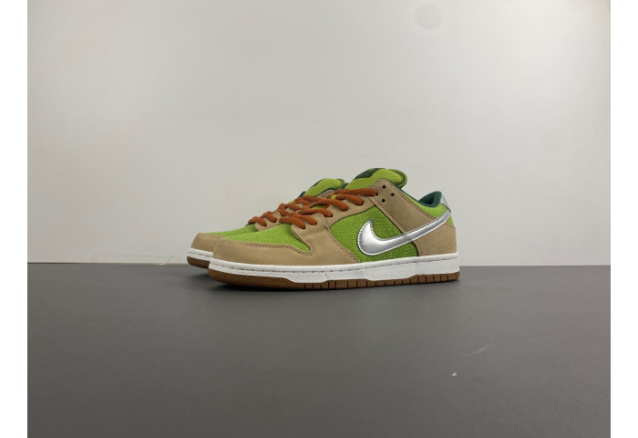Nike SB Dunk Low "Escargot" FQ7585-200