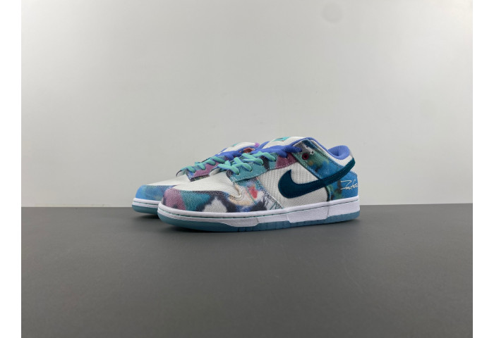 Nike SB Dunk Low x Futura Laboratories HF6061-400