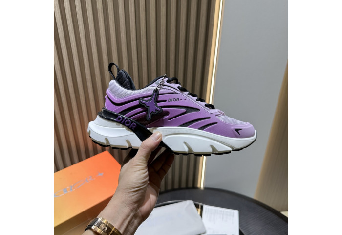 DIO* KAWS B33 SNEAKER