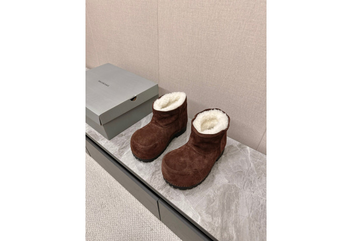 Ba1en*iaga Brown Alaska Fur Bootie