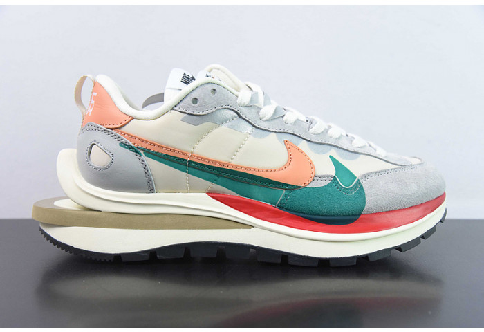 Sacai x VaporWaffle sacai 3.0 DD1875-107