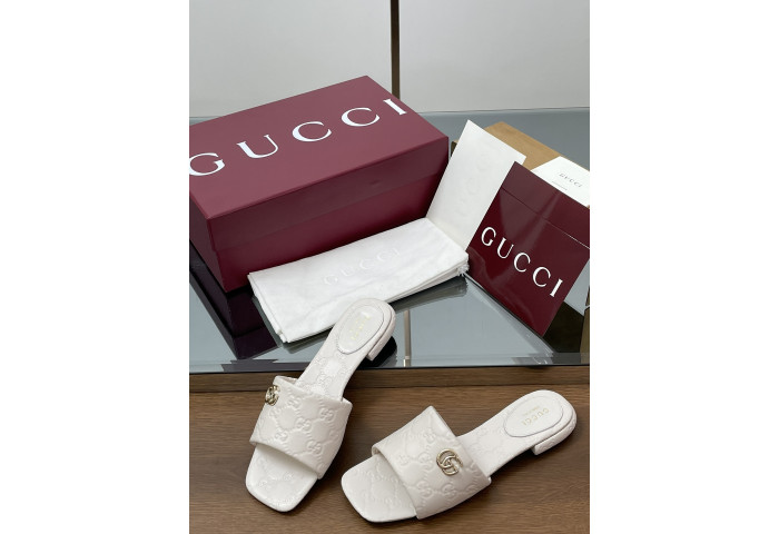 Gvc*1 SLIPPERS