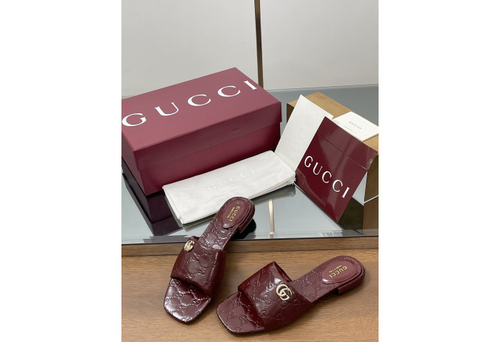 Gvc*1 SLIPPERS