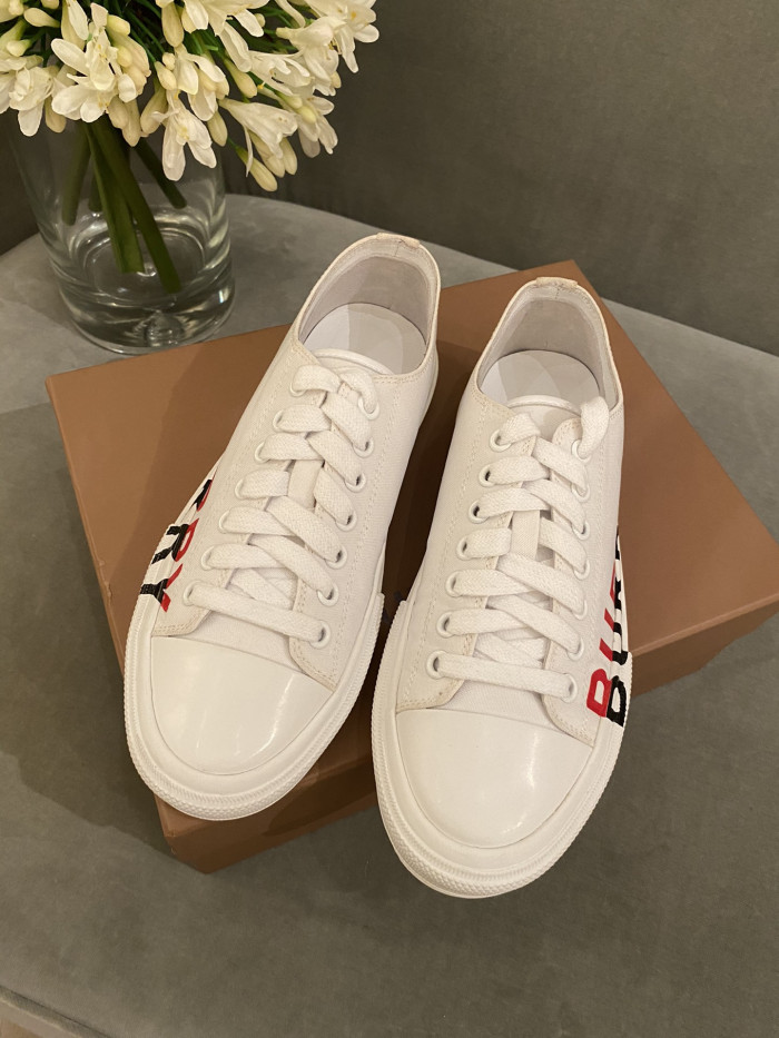 BUBERRY SNEAKER