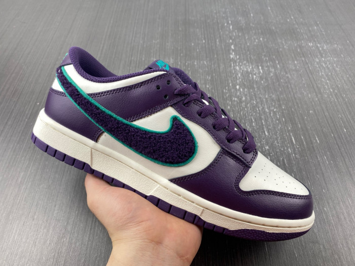 Nike Dunk Low "Chenille Sw0sh" DQ7683-100