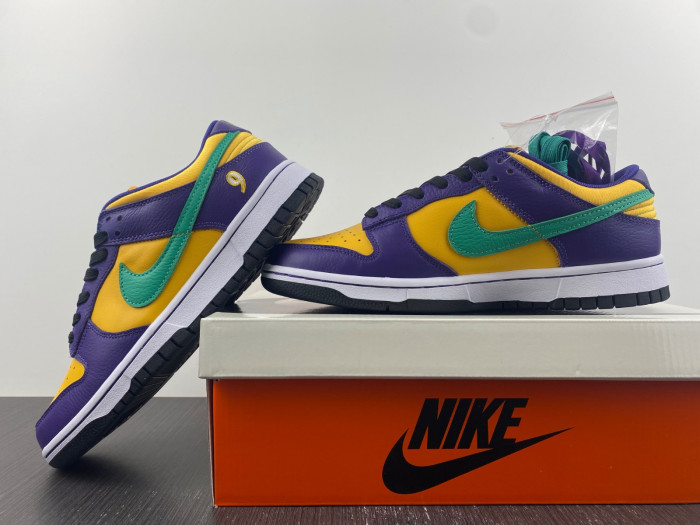 Nike Dunk Low LX Lisa Leslie  - DO9581-500