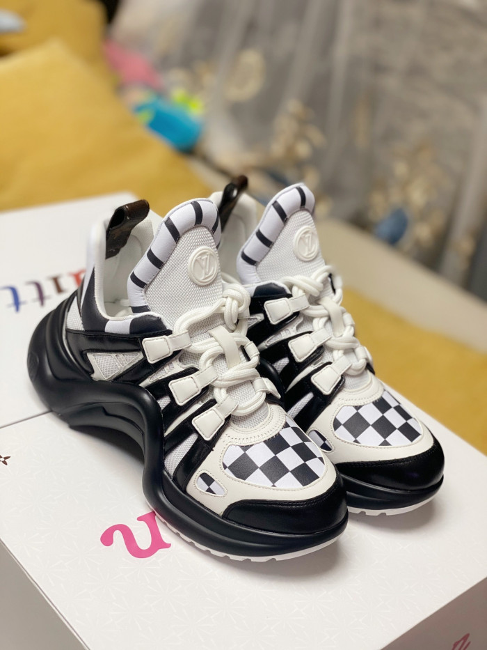 LO1_VTS ARCHLIGHT SNEAKER