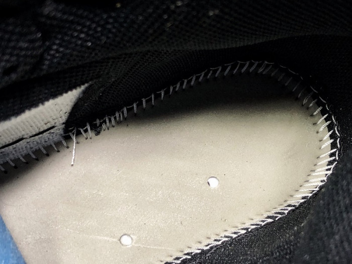 Air Jordan 1 Retro High Glod Toe 861428-007