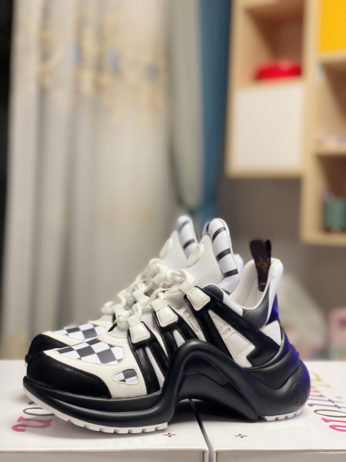 LO1_VTS ARCHLIGHT SNEAKER