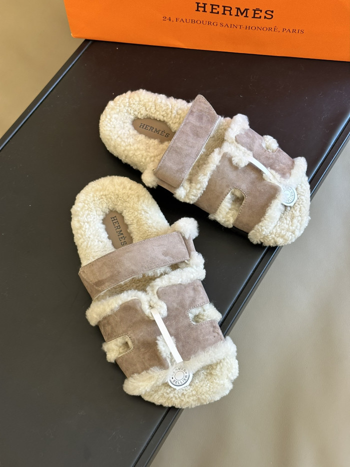 H**me5 SANDALS