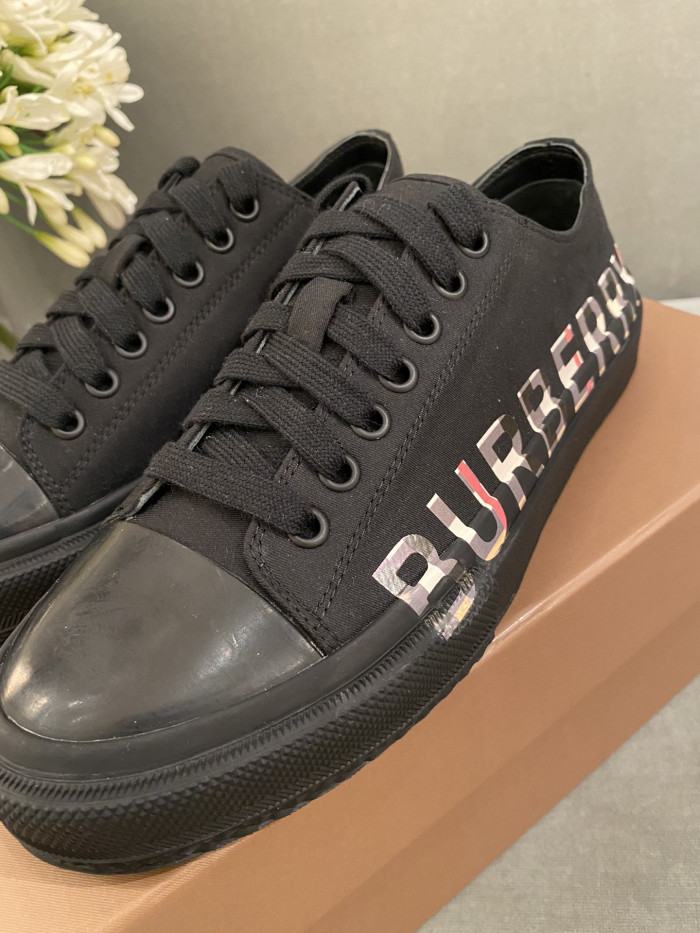 BUBERRY SNEAKER