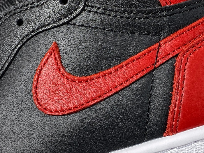 Air Jordan 1 Retro High OG “Banned” 555088-001