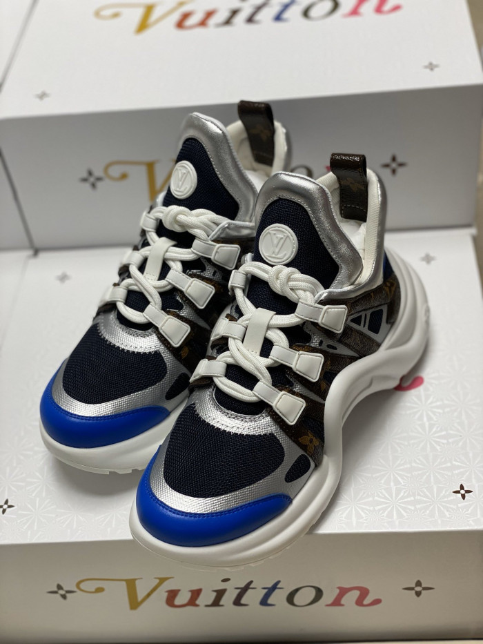 LO1_VTS ARCHLIGHT SNEAKER