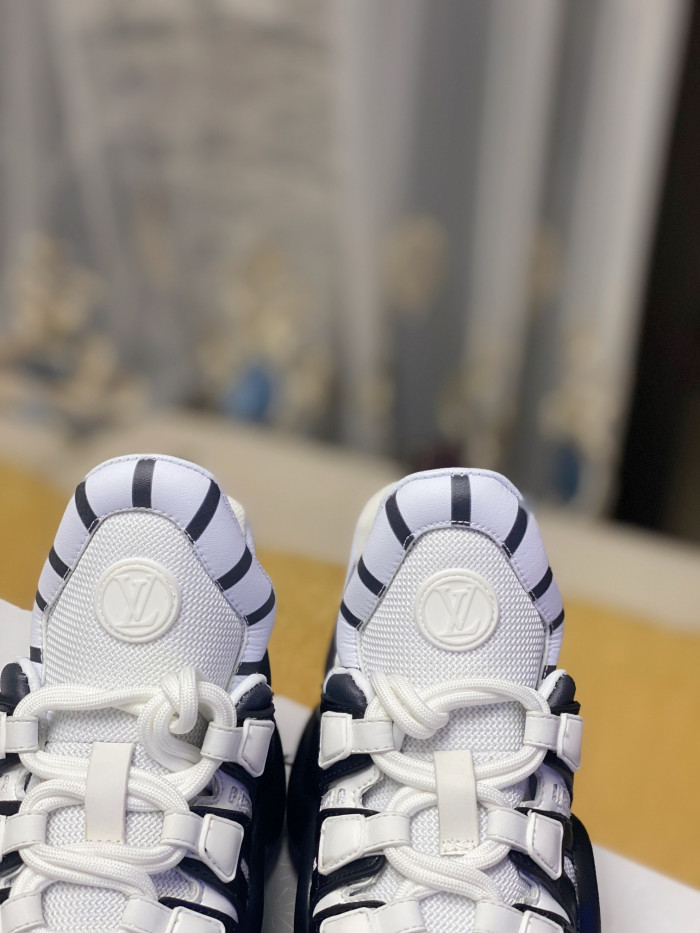 LO1_VTS ARCHLIGHT SNEAKER