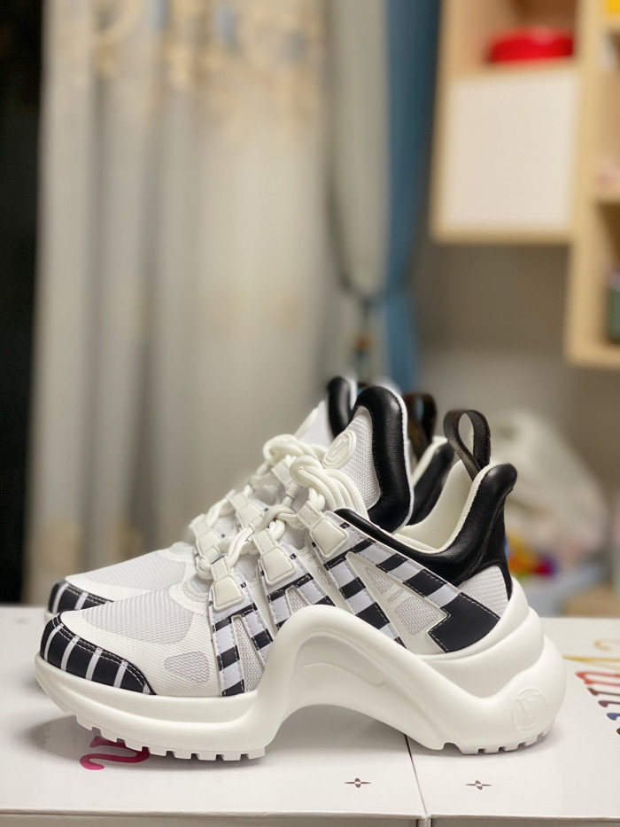 LO1_VTS ARCHLIGHT SNEAKER