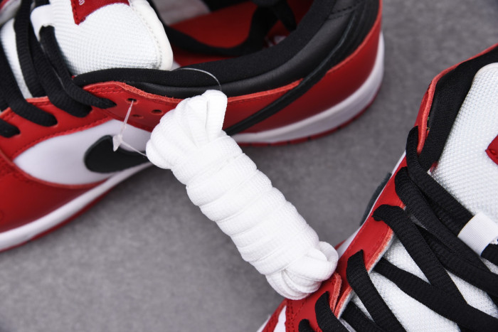 Nike SB Dunk Low "Chicago" BQ6817-600