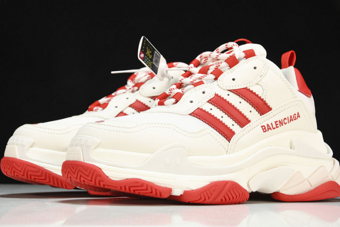 BLCG SNEAKER TRIPLE.S.