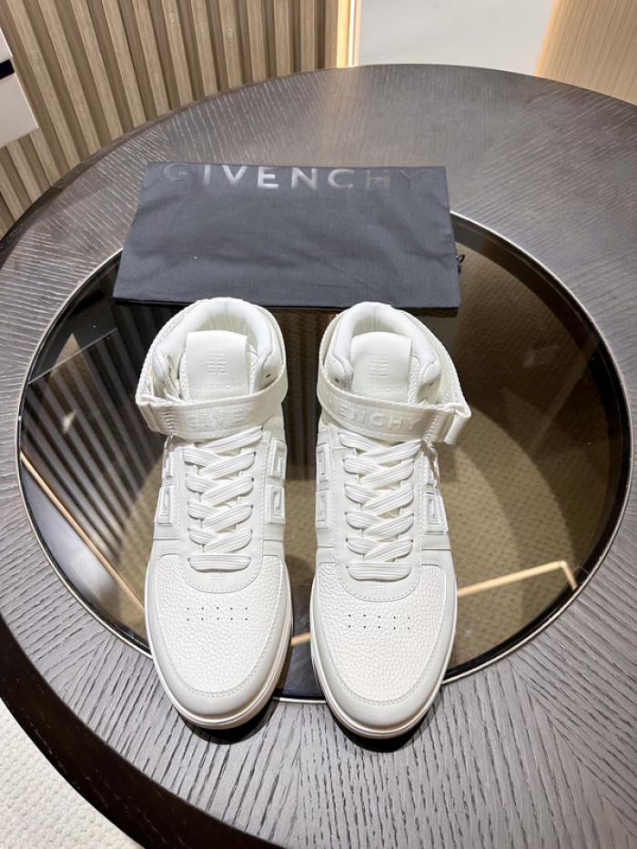 GIVENCHY SNEAKER