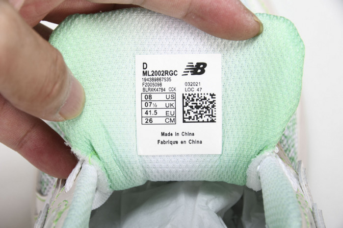 New Balance ML2002RGC