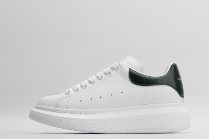 A1exa*der Mcqv*en OVERSIZED