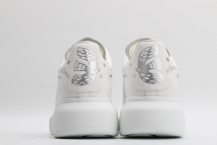 A1exa*der Mcqv*en OVERSIZED