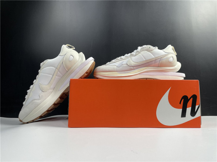 Sacai x Nike Vapor Waffle SP Sail White Gum DD1875-100
