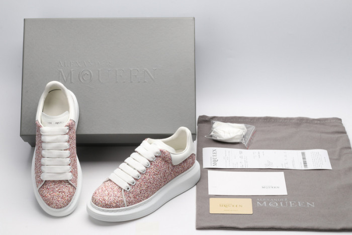 A1exa*der Mcqv*en OVERSIZED