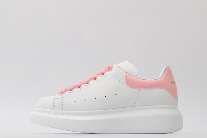 A1exa*der Mcqv*en OVERSIZED