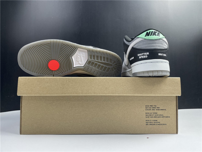 Nike sb dunk “VX1000 Comcorder” CV1659 001