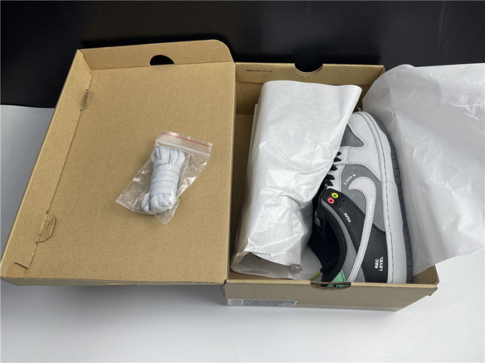 Nike sb dunk “VX1000 Comcorder” CV1659 001