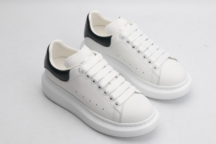 A1exa*der Mcqv*en OVERSIZED