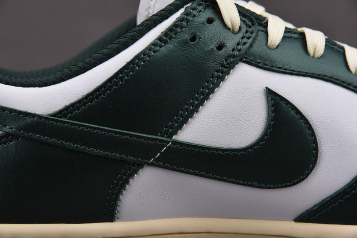 Nike Dunk Low Vintage Green (W) - DQ8580-100